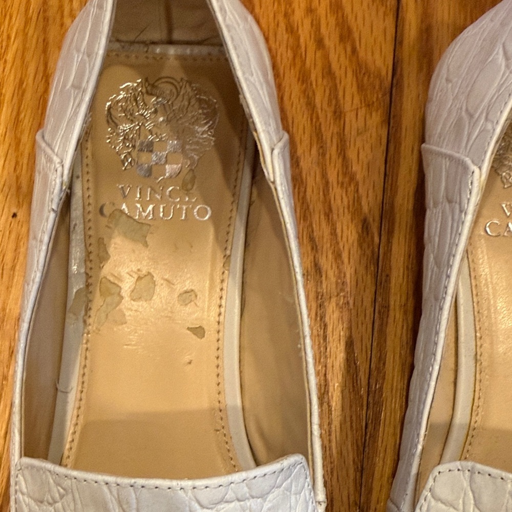 Vince Camuto Women's Croc-Embossed White Flats - Picture 3 of 3